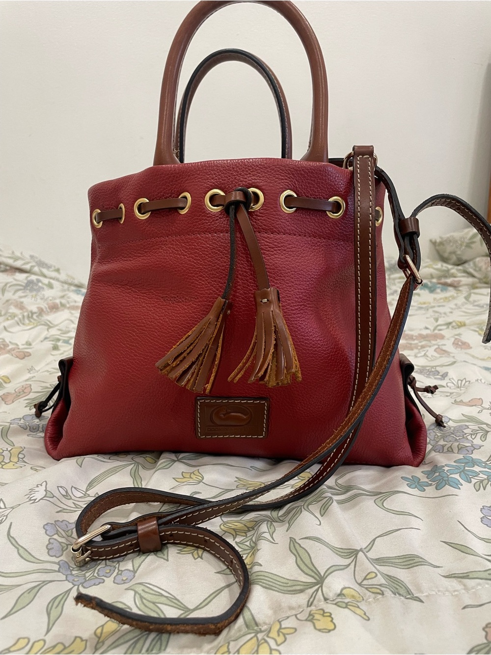 Dooney & Bourke Red bucket bag Drawstring Tote with Brown Trim - Picture 3 of 12